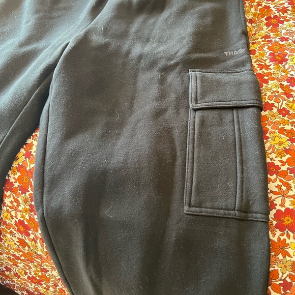 NWT! Aritzia TNA CARGO SWEATS ONLY. (See separate listing for matching HOODIE) - Picture 5 of 5